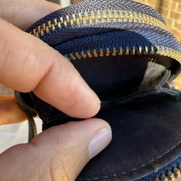 Tory Burch Women Flower Motif Coin Case Round Limited Edition (Hard to Find) - Picture 4 of 6